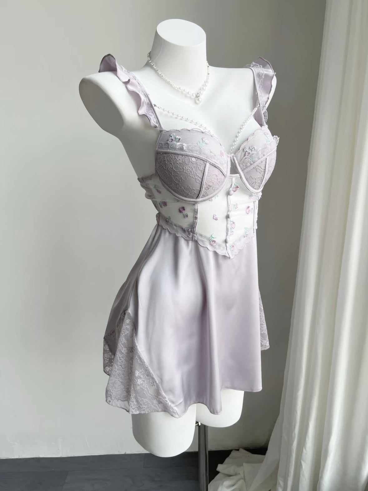 Nuisette Corset Lainey Brodée en Parme